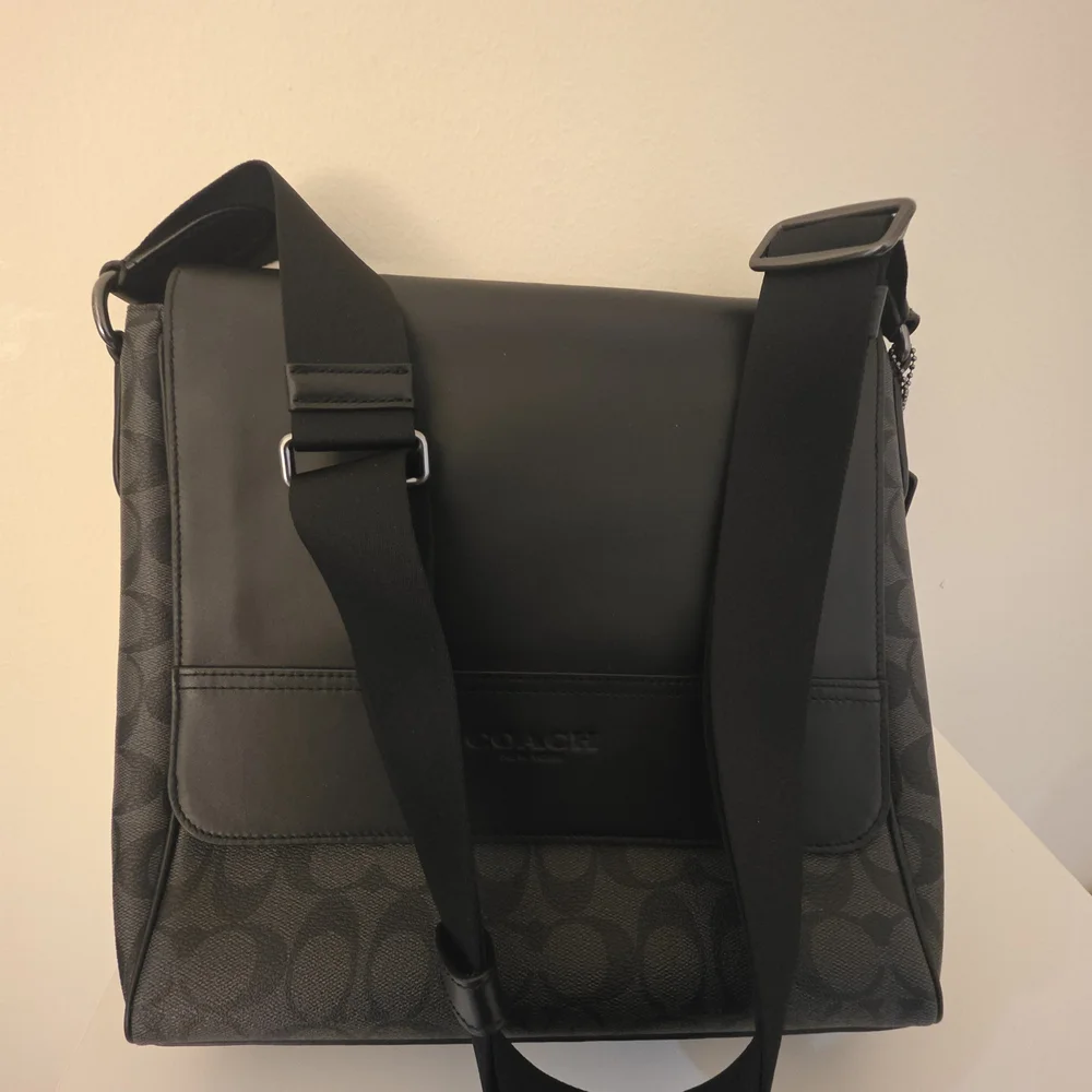 Coach Black Men's Messenger Bag - Picture 3 of 7